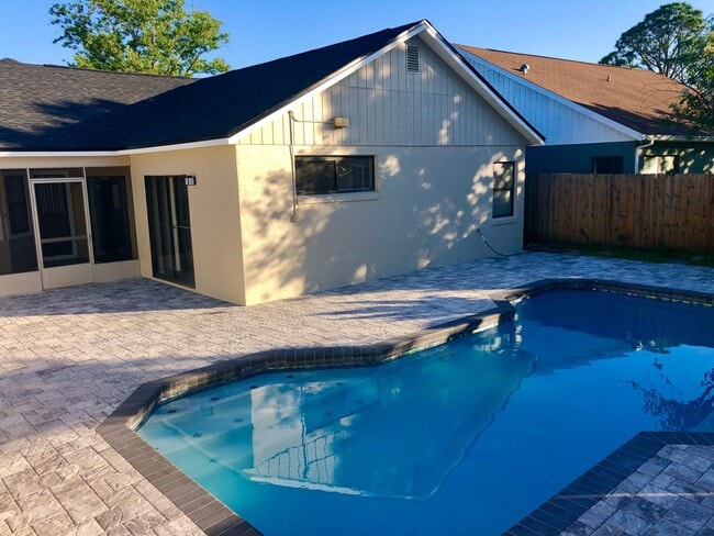 Photo - 3/2 Pool Home in Alafaya Woods - Renovated 2021