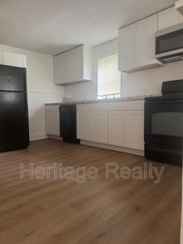 Photo - 2400 Center Ave SE