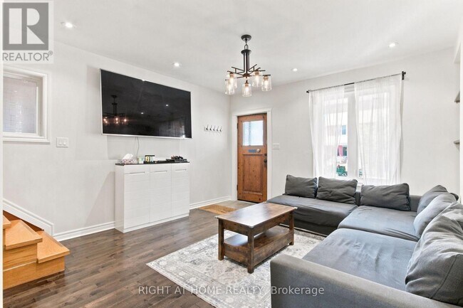Photo - 77 Lappin Ave
