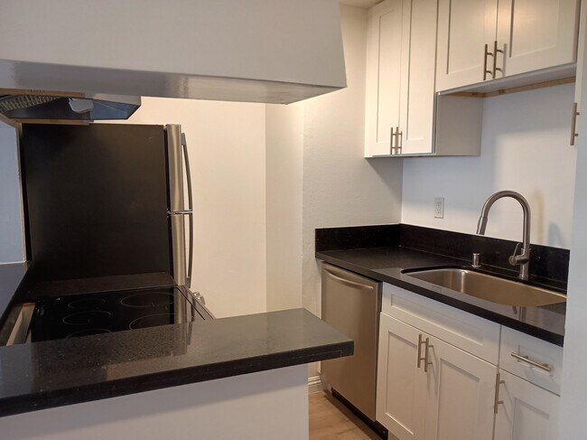 Hollywood Villa Apartments