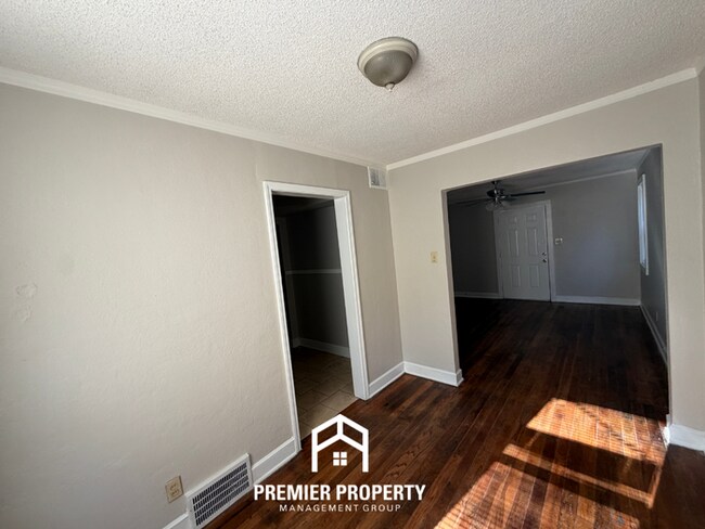 Photo - 3145 N Lafayette Cir