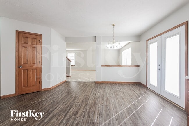 Photo - 1117 Central Park Blvd N