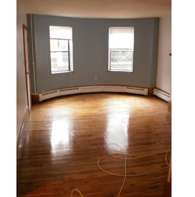 Photo - 93 E Brookline St