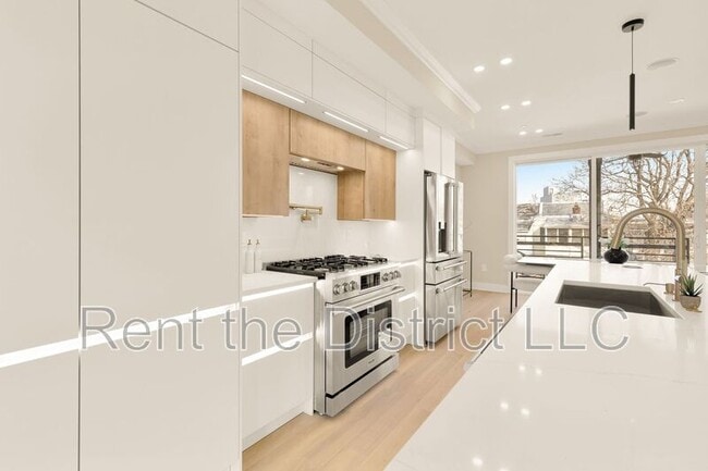 Photo - 1365 Perry Pl NW