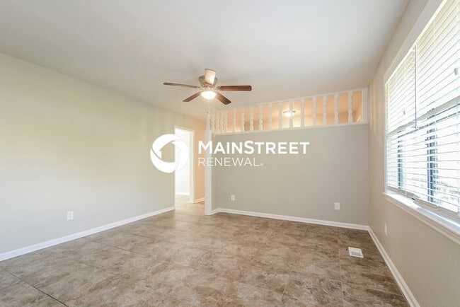 Photo - 4 Bedroom Pet-Friendly Home in Birmingham, AL with Main Street Renewal