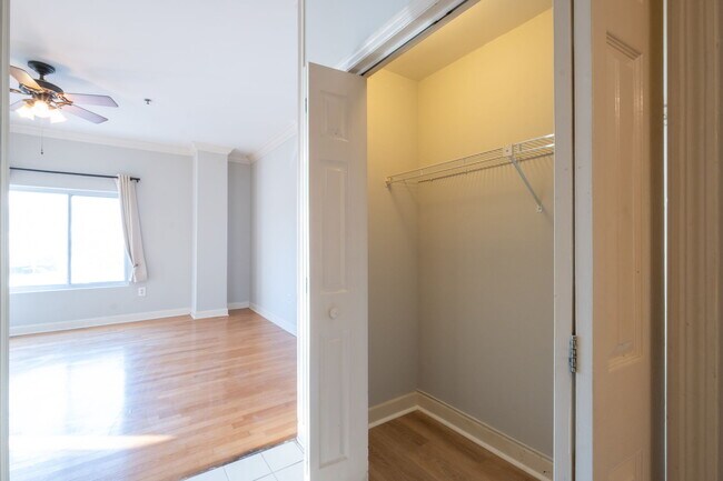 Photo - 2161 Peachtree Rd Unit 106