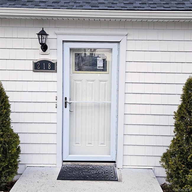 Building Photo - 218 Warren Ave Unit Two