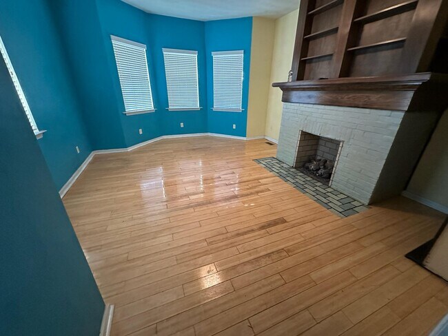 316 W 31st St