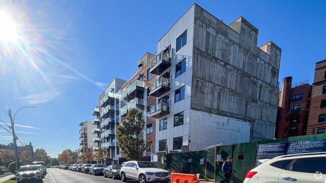 42-18 147th St - Grand 147