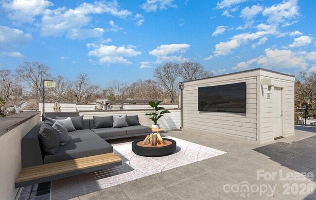 Building Photo - 616 Queens Rd