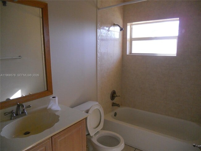 Photo - 22 SW 14th Ter