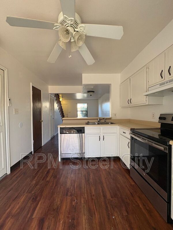 Photo - 1928 N Salem Ave