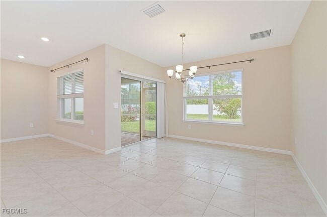 Photo - 3052 Royal Gardens Ave