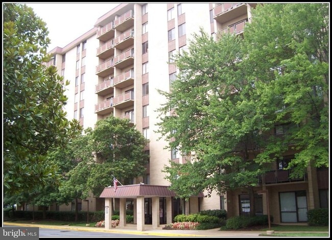Photo - 3100 S Manchester St Apartment Unit 235