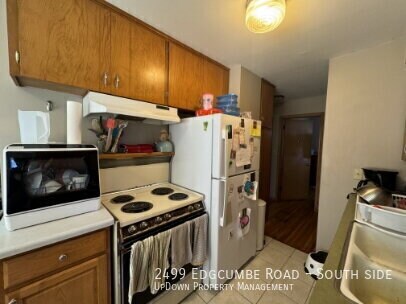 Photo - 2499 Edgcumbe Rd Unit South side