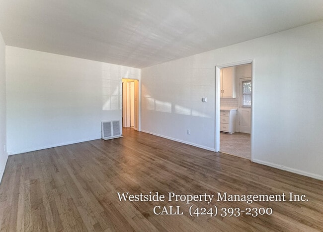 Photo - 11000 Culver Blvd