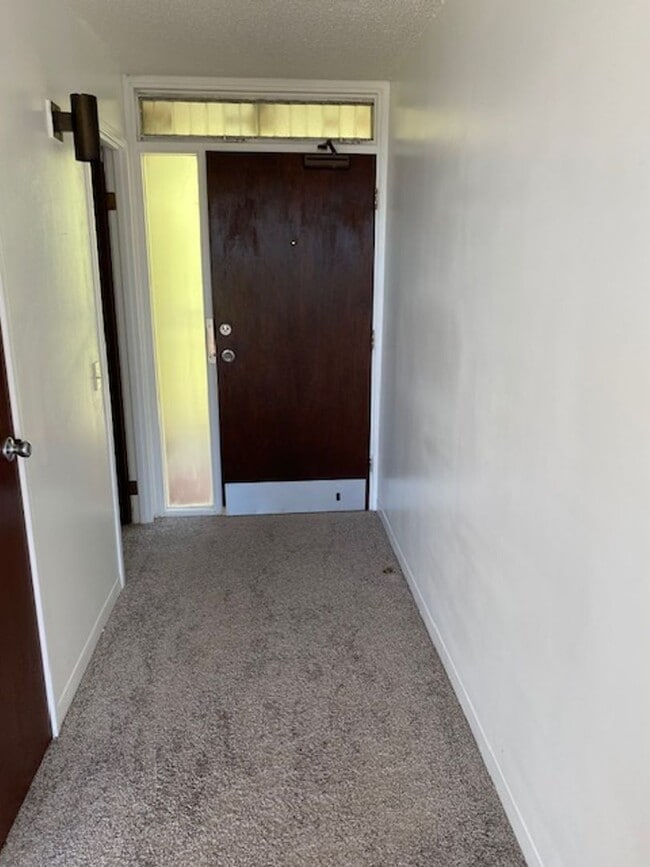 Photo - Makaha Valley Towers Unit 1620