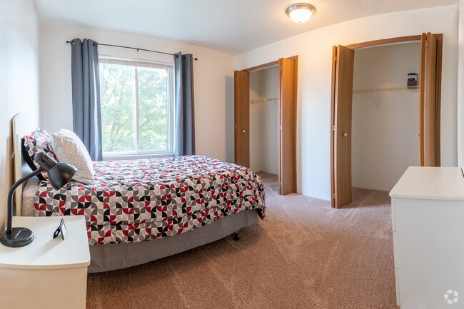 2 BR, 1 BA