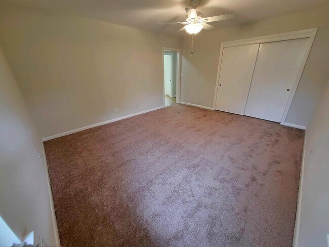 Photo - 706 Maple St