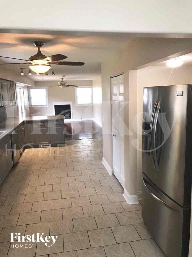 Photo - 1023 Bothwell Ct