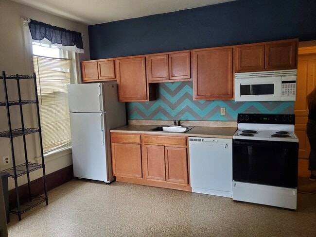 Photo - 215 W Chestnut St Unit 1