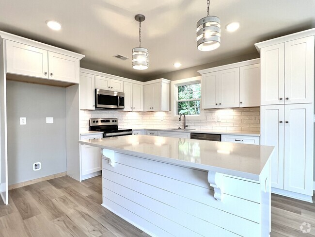 Building Photo - 727 Hollie Wy Rental
