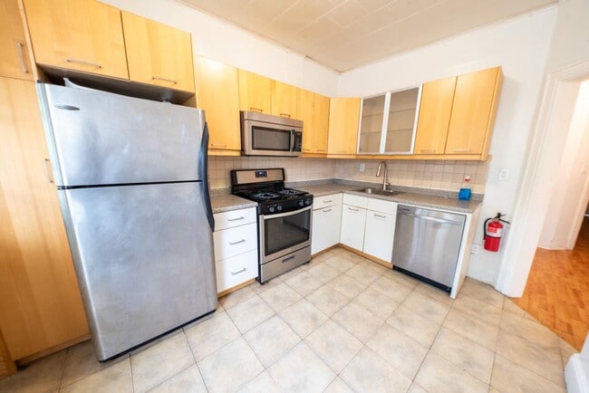 Photo - 37 64th St Unit 2