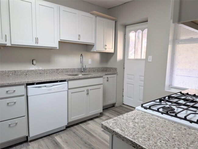 Photo - 12 Railroad Ave Unit Floor 2