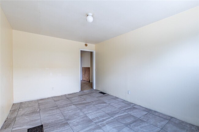 Building Photo - 675 S Clinton Ave Rental