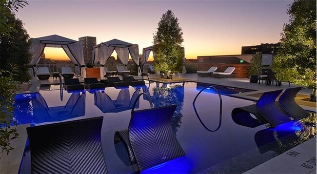 Building Photo - 2727 Cedar Springs Rd