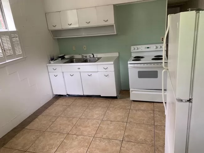 Photo - Spacious home in Florence, AL - Walking di...