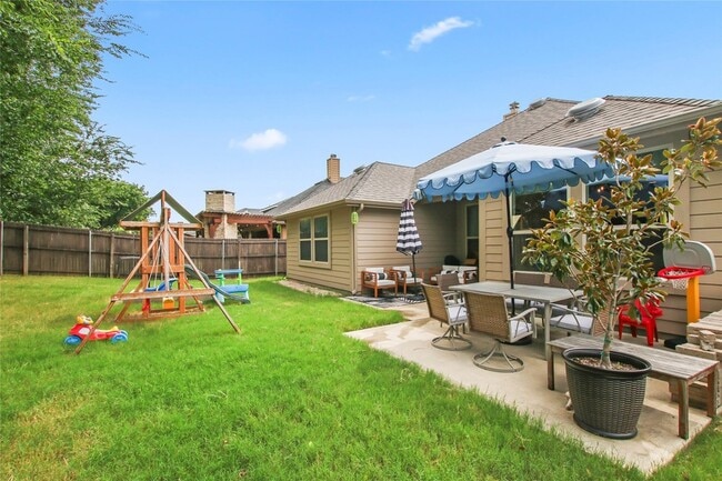 913 Freesia Dr