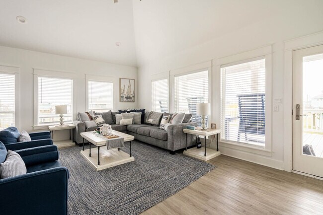 Photo - 939 Palm Ridge Dr Unit ID1223249P