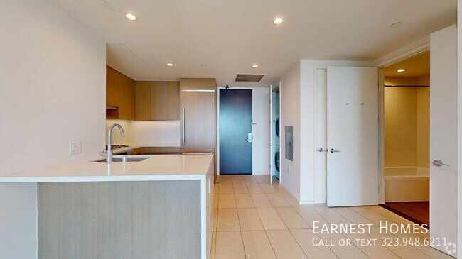 Building Photo - 889 Francisco St Unit 2002 Rental
