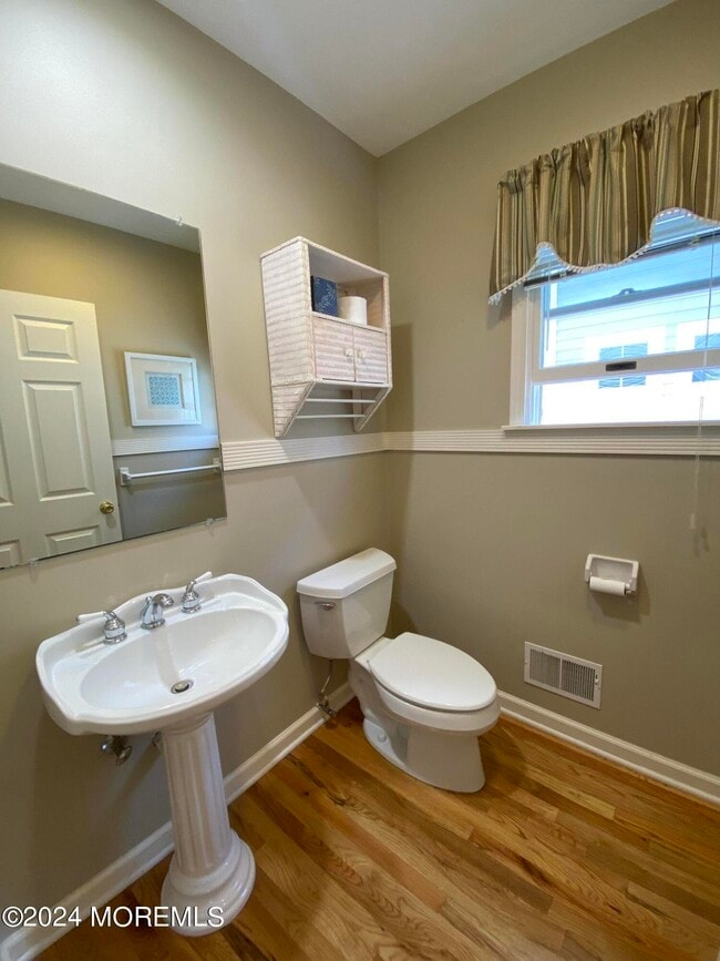 Photo - 564 Perch Ave