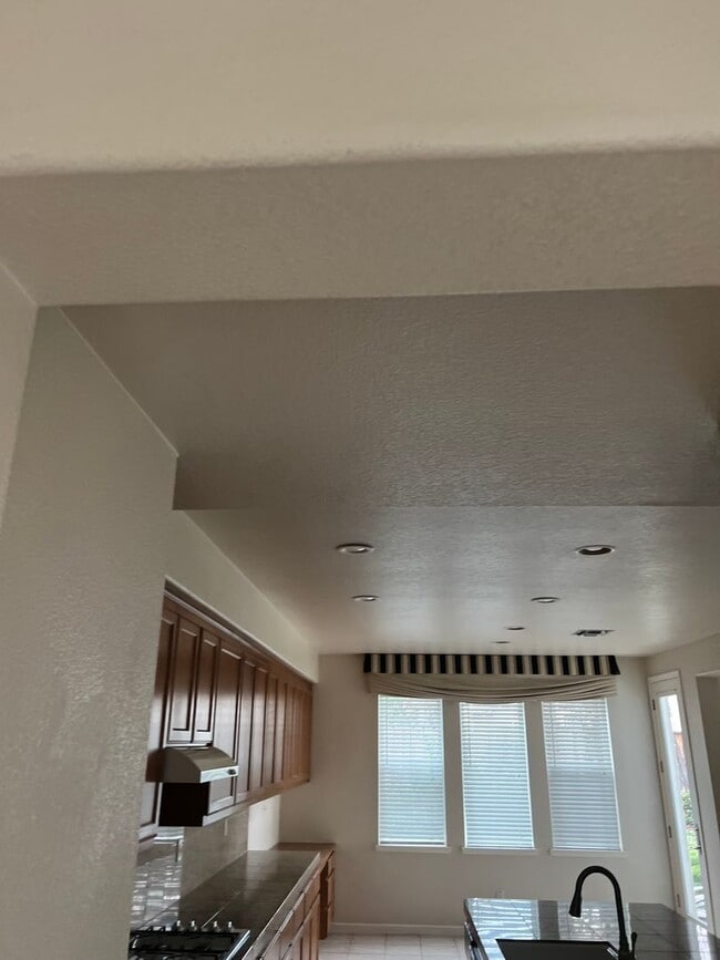 Photo - 627 Tradition St