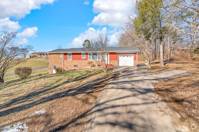 Building Photo - 7815 Hill Rd Rental