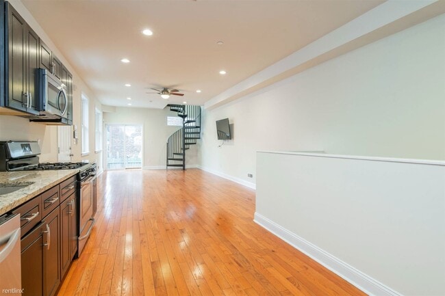 5 br, 4 bath Duplex - 2114 N 17th St Unit 101 - 5 br, 4 bath Duplex - 2114 N 17th St Unit 101 Casa Adosada