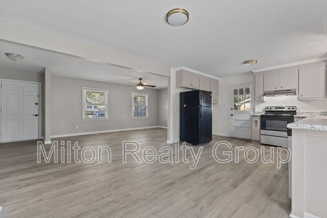 Photo - 329 S McPherson Church Rd