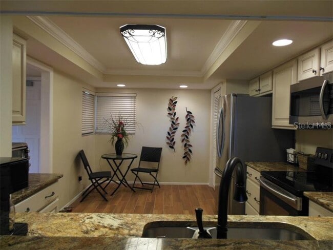 Photo - 1000 Riverside Dr Unit B103