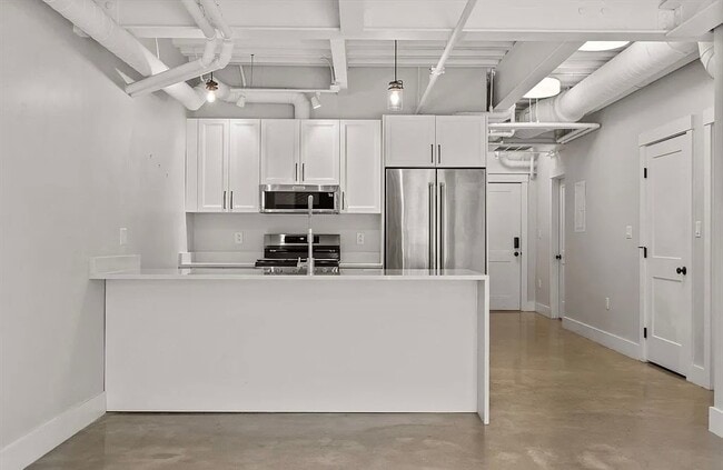 Photo - 305 Webster Ave