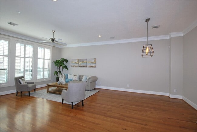 Photo - 2410 Dorrington St Unit B