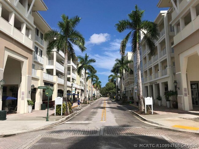 Building Photo - 1200 Town Center Dr Unit 412