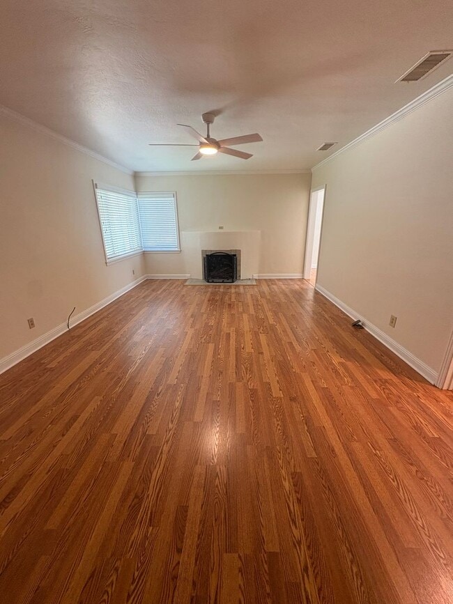 556 5th Ave