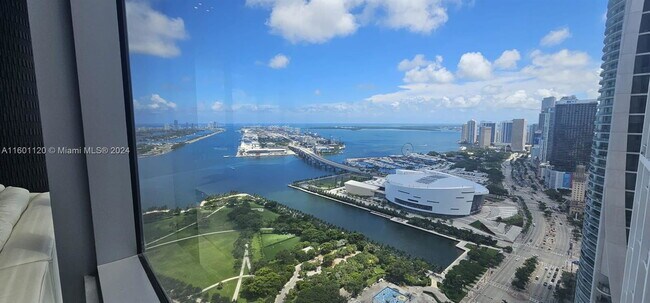 Photo - 1100 Biscayne Blvd Unidad 4300 Rental