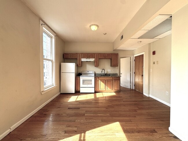 Building Photo - 4 Washington Ave Unit 24