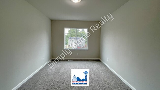 Photo - Step Inside to this Home with Spacious & Flexible Living!