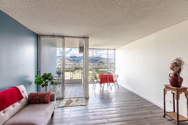 Photo - 2611 Ala Wai Blvd Unit Canal House