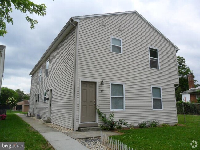 Building Photo - 69 Herman Ave Rental