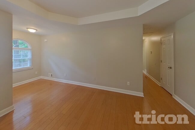162 Robbens Dr